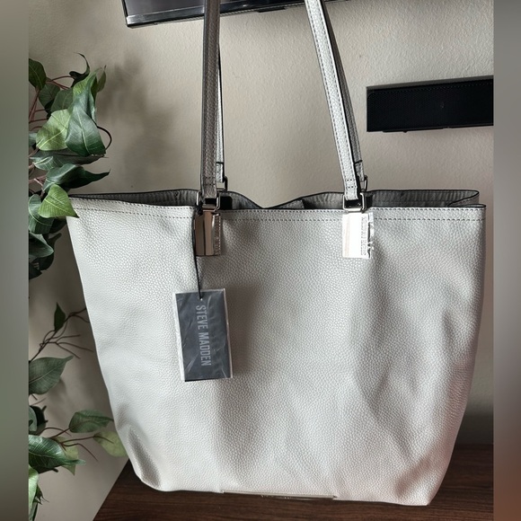 COPY - Steve Madden Tote Set of 3 - Picture 1 of 6